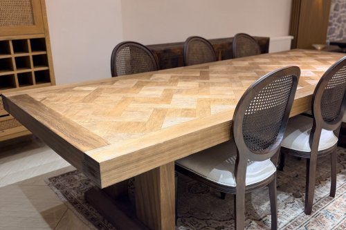 MARKÜTERİ MEŞE YEMEK MASASI 