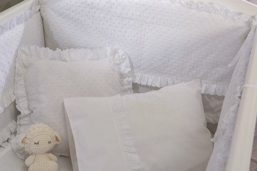 Sallanan Beyaz Bebek Beşiği 